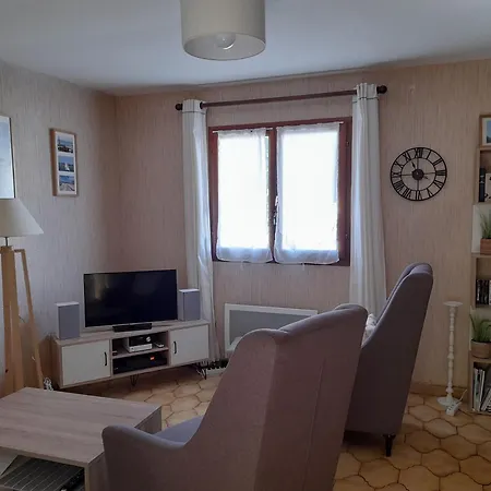 Maison T3 Avec Cour, A Deux Pas Du Port De L'aiguillon, Proche Commodites Et - - Fr-1-319-126