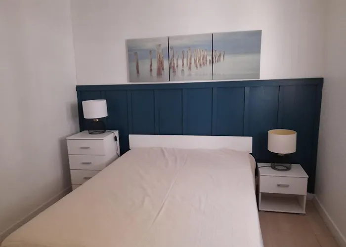 Maison T3 Avec Cour, A Deux Pas Du Port De L'aiguillon, Proche Commodites Et - - Fr-1-319-126 *