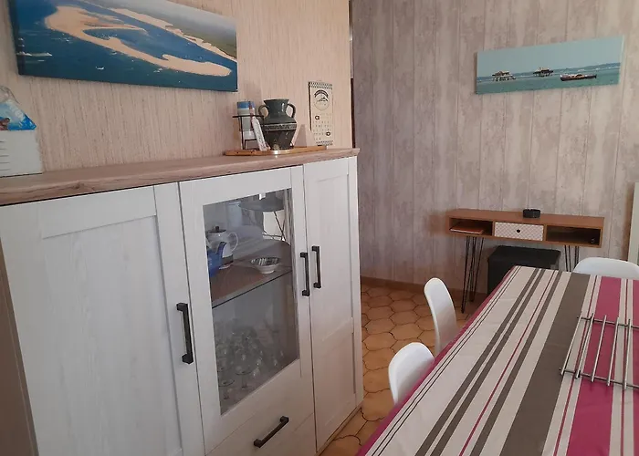 Maison T3 Avec Cour, A Deux Pas Du Port De L'aiguillon, Proche Commodites Et - - Fr-1-319-126 *